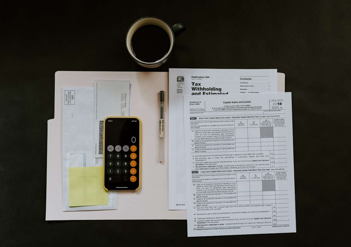 Tax documents and calculator for US crypto tax filing 2026